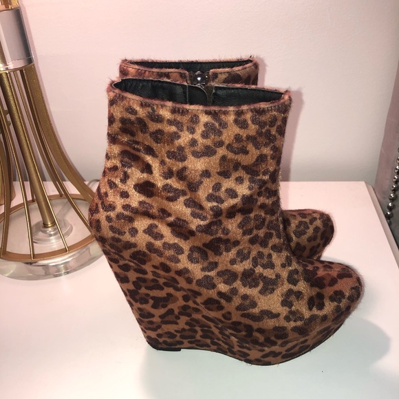 Leopard Pattern Boots/Platforms - Picture 1 of 5